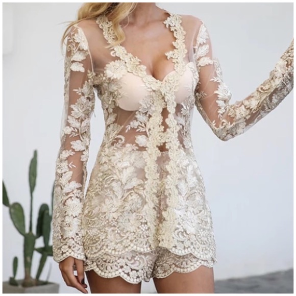 Gold Mesh Embroidered Scalloped Lace Shorts Top - Picture 2 of 6
